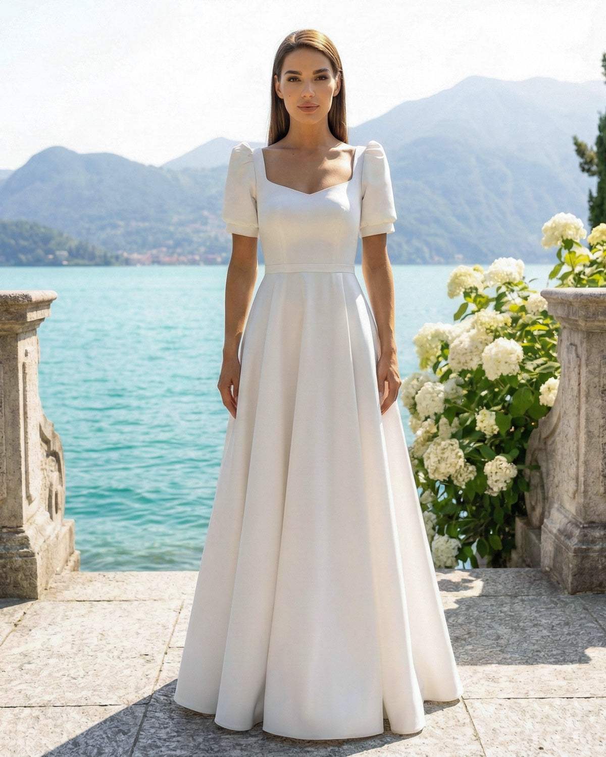 Schlichtes und elegantes Brautkleid mit Ärmeln