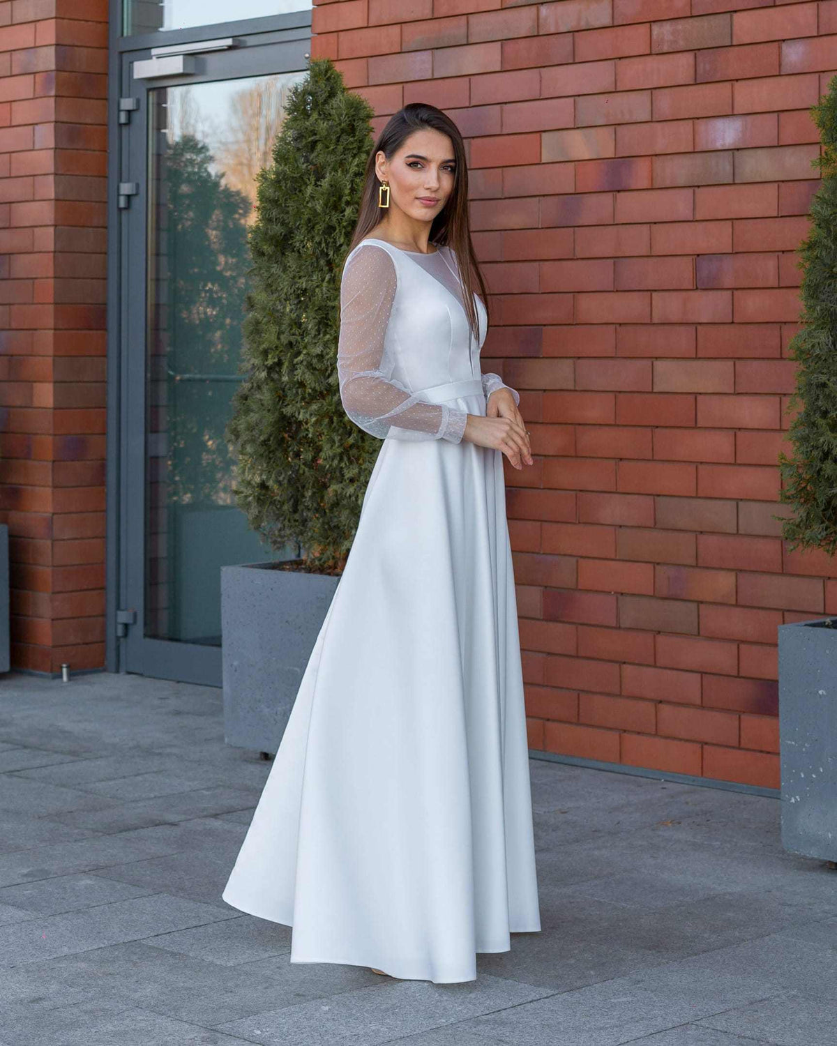 SOPHIA, rochie de mireasă din satin cu decolteu în V și inserție semitransparentă