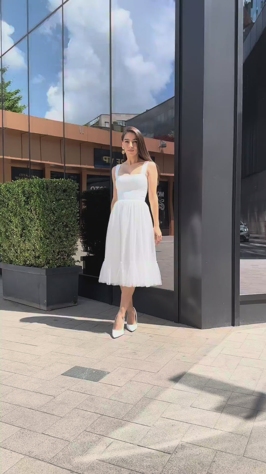 Elegantes, raffiniertes Midi-Kleid für die standesamtliche Trauung an deinem besonderen Tag