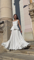 Brautkleid mit abnehmbarem Peplum